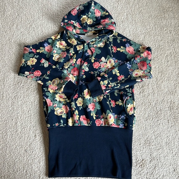 Tops - FLORAL RARE Sweatshirt Skirt Hoodie Colorful